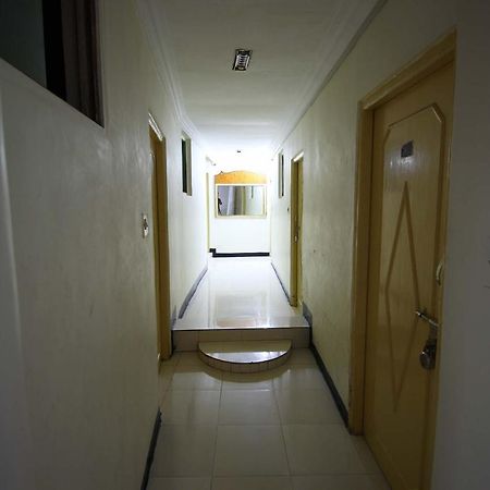 Oyo Hotel Blue Diamond Amhedabad Dış mekan fotoğraf