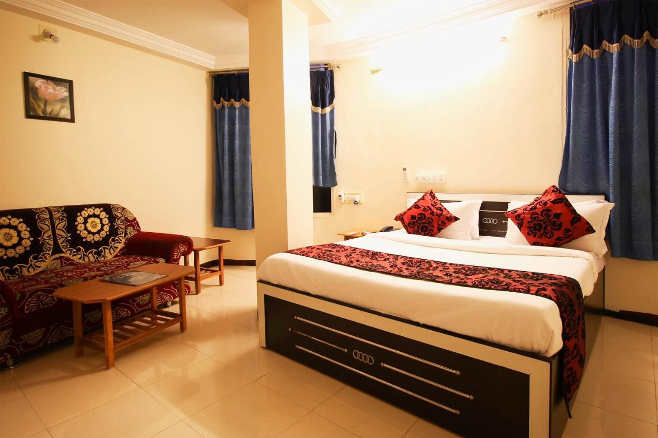 Oyo Hotel Blue Diamond Amhedabad Dış mekan fotoğraf