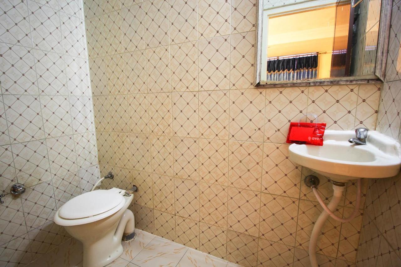 Oyo Hotel Blue Diamond Amhedabad Dış mekan fotoğraf
