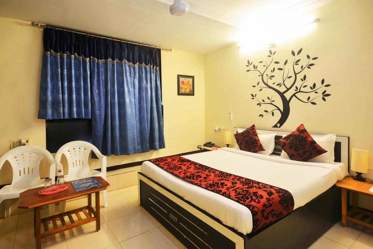 Oyo Hotel Blue Diamond Amhedabad Dış mekan fotoğraf
