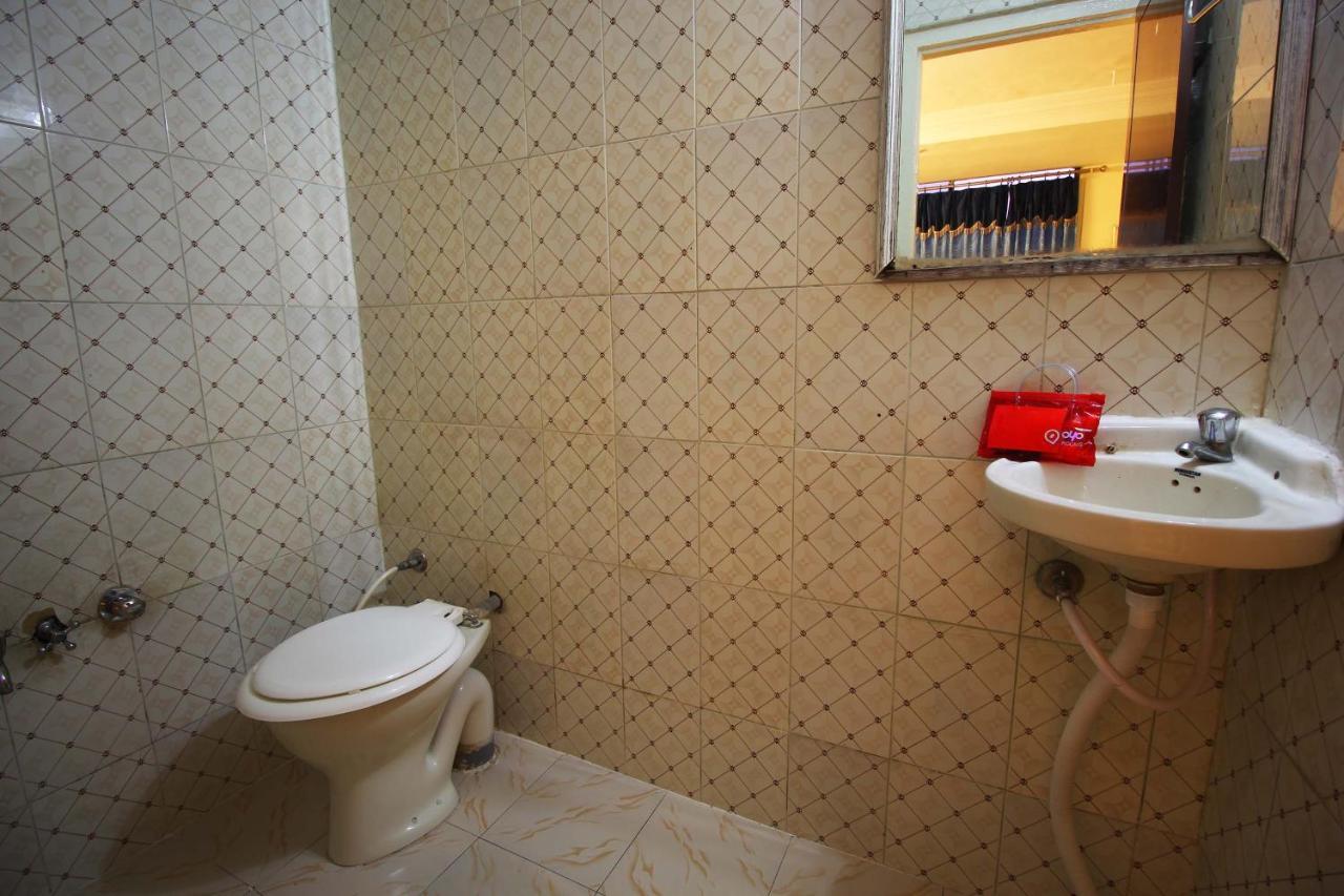 Oyo Hotel Blue Diamond Amhedabad Dış mekan fotoğraf